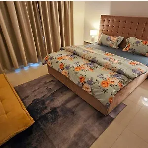 Splendid Near Airport دبي